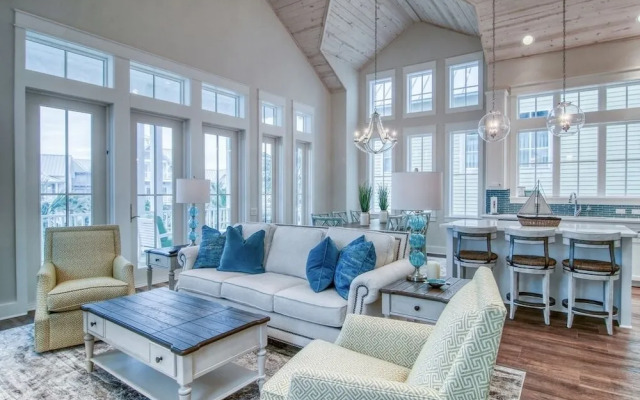 Seaside Sojourn 111 LA