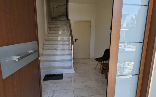 Samaras Apartments in Kamena Vourla