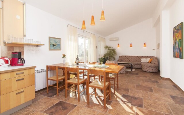 Apartments Levan Ceja