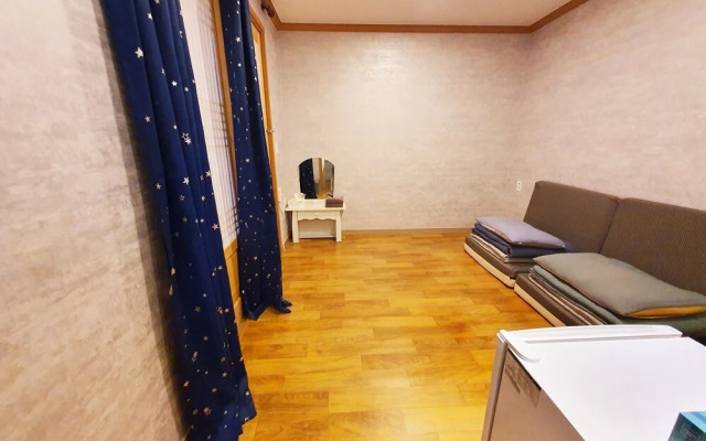 Hwangridangil Adamjeong Hanok Stay