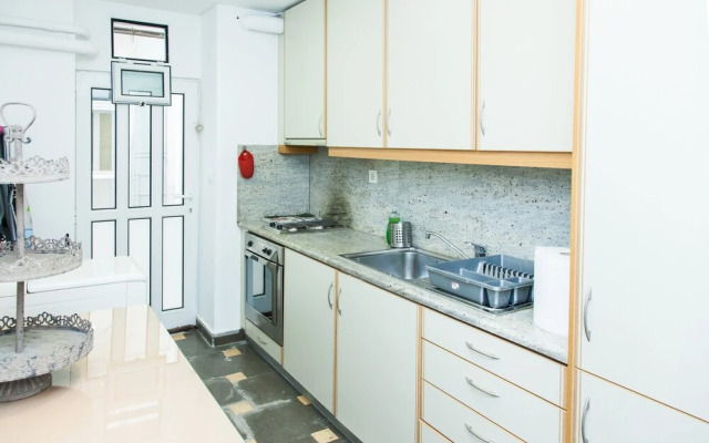 Chic Charming Central Athens Apt.