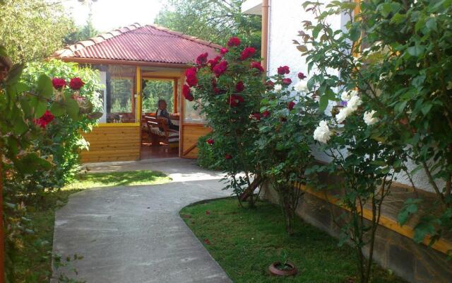 Guest House Stoletnika