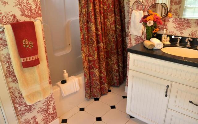 Inn at Huntingfield Creek