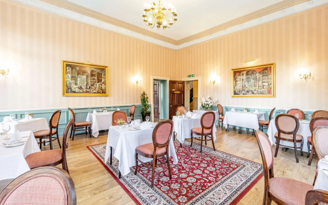 Best Western Limpley Stoke Hotel