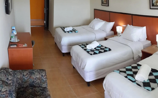 Express Inn Coronado Hotel & Camping