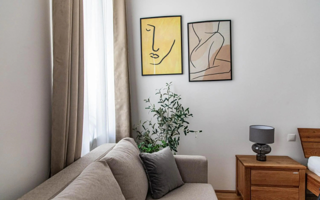 King Bed Home with Smart Tv, Perfect for groups of 4 - Hotel in Vienna - Photo 2