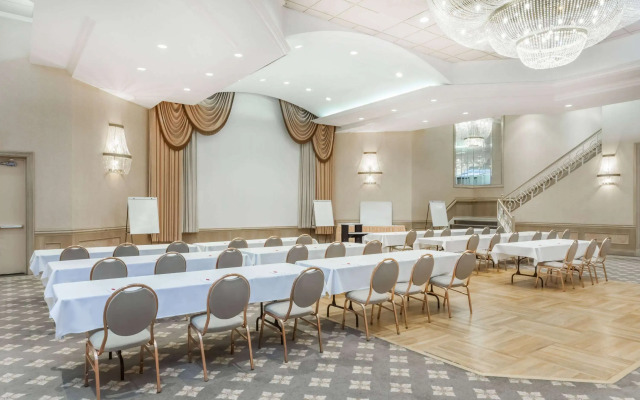 Ramada Hotel & Conference Center by Wyndham Hammond