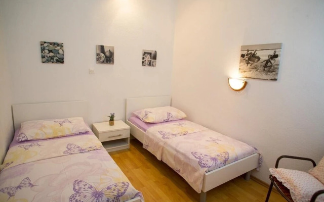 Ana - Great Location, Near the Beach - A2