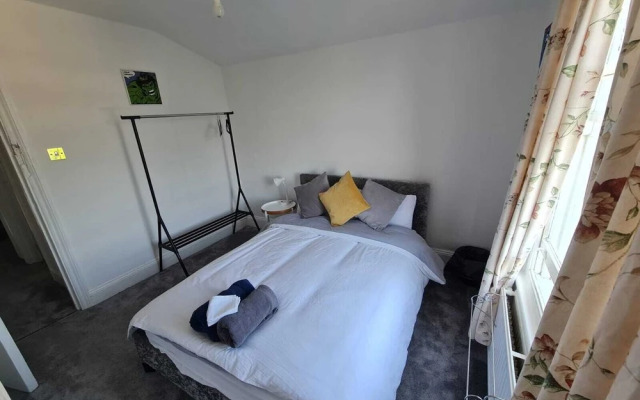 3-bed House in London Self-contained in Ladywell