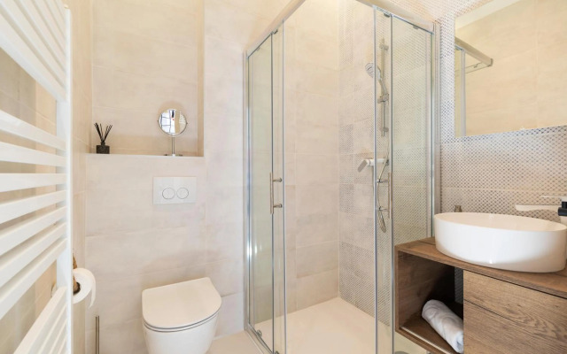 Twins Idola Apartments