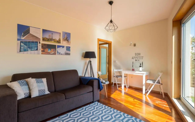 Music Relaxing Apt with bikes, terrace & parking