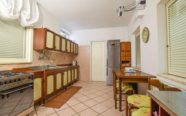 Awesome Home in Furnari With 5 Bedrooms and Wifi