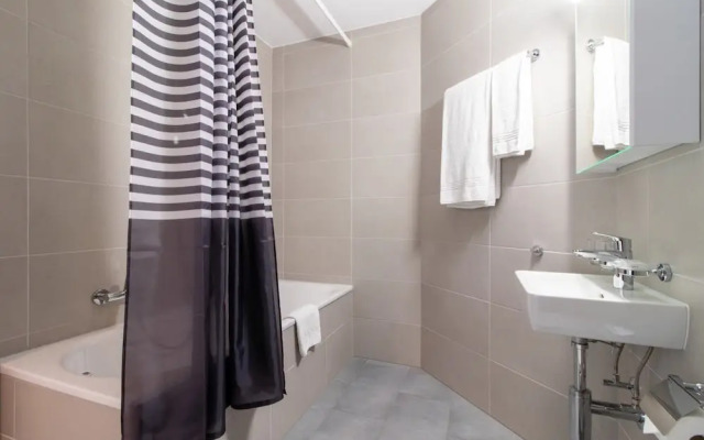 Modern 1 Bedroom Apartment at Le Bouveret. Self-checkin