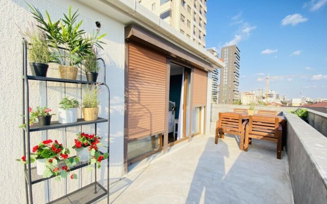 Missafir Spacious Duplex Flat Near Bagdat Street