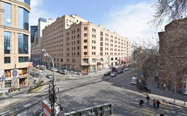 Amiryan street 1 bedroom Modern apartment With Balcony AM777