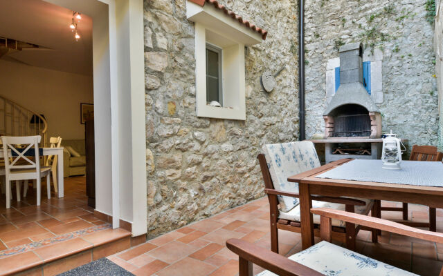 Holiday Home Mali dvori