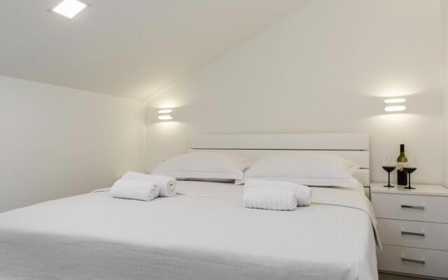 Comfy Stay Near Blue Lake