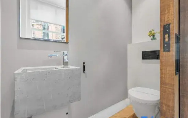 The Story Apartment - Soho - By Frankie