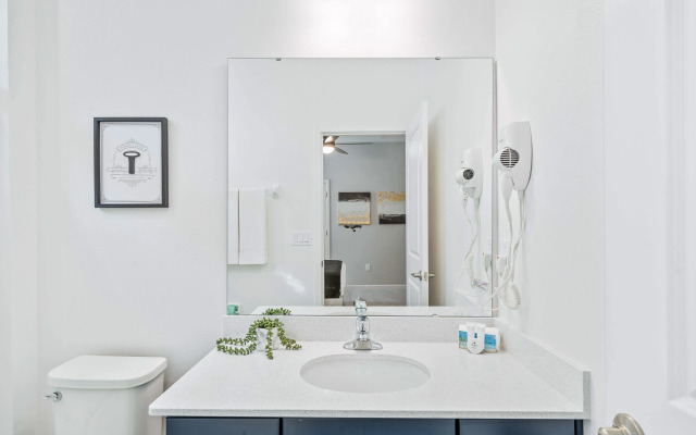 Upstay - 31-guest Home w Pool-hot Tub-cinema-games