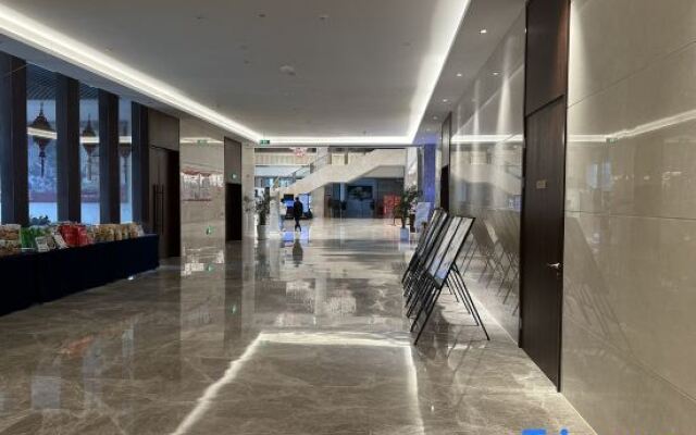 Ying Shan Hong Jinling Grand Hotel