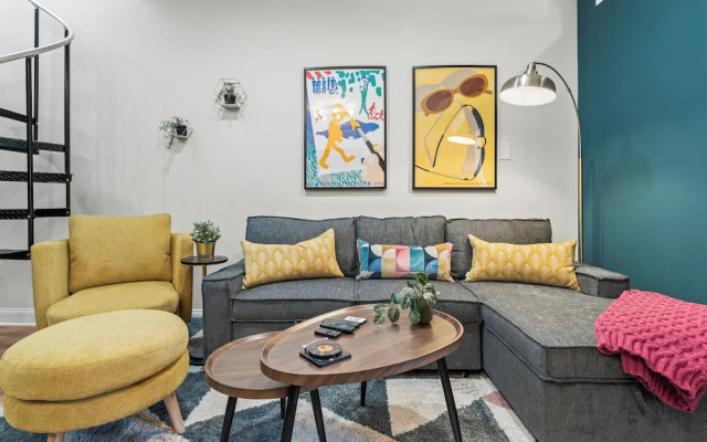 Prime City Condo Parking + Skyline Views