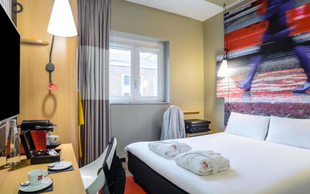 Отель ibis Milano Centro