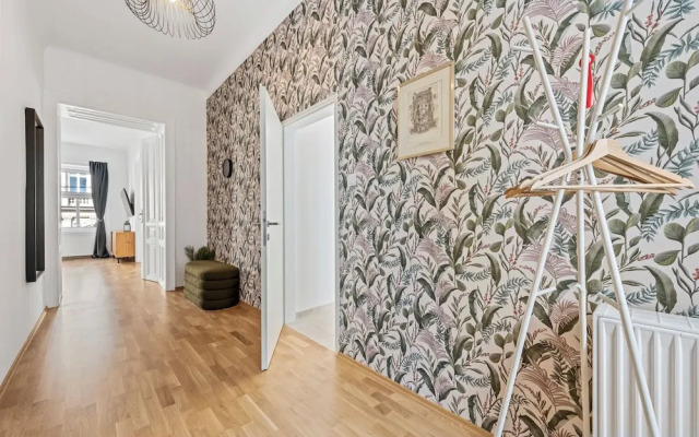 4ty3-Apartments Rochus-Market is calling