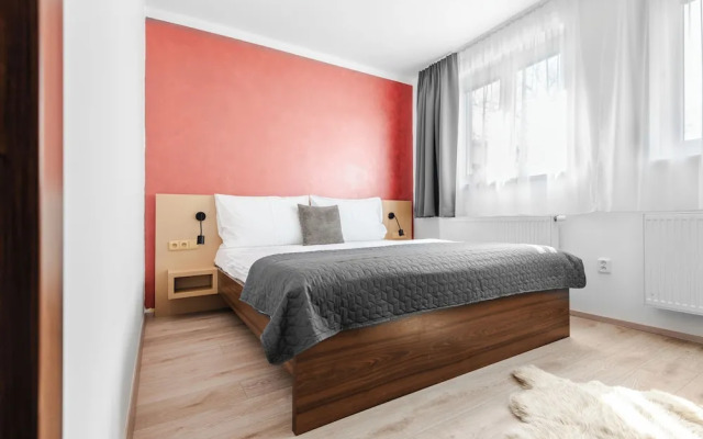 No. 28 Rooms & Apartments