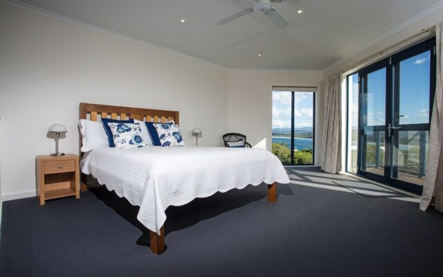 Kara Yaringa on Hill Street