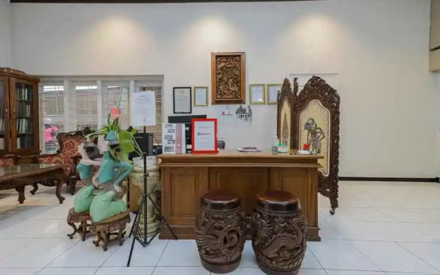 RedDoorz Plus @ Swun Stay Raya Langsep