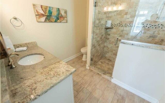 Beachy Villa Vista Apartment 5