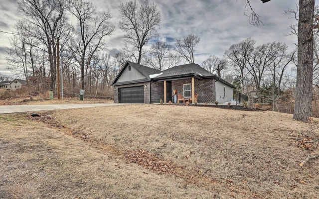 Newly Built Bella Vista Home Near Lakes