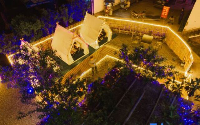 Zhonghan Small Courtyard