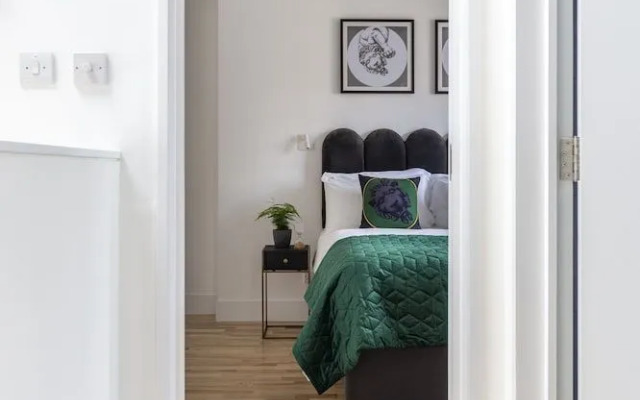 Bloomsbury Apartments by Flying Butler