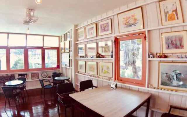 Moon Fox CaféInn Art & Gallery