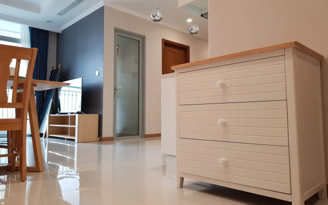 Central Park 1 Bedroom Apartment