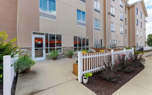 Comfort Inn & Suites Marion I-57