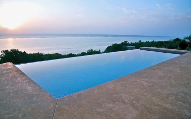Villa Paradise ON THE Ocean
