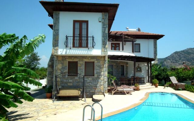 Iris Villa