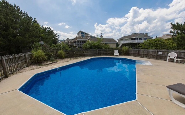 Downey Duckling - 5 Br Home