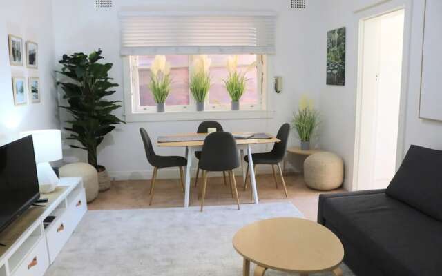 Luxury Double Bay Flat by Harbour Pool