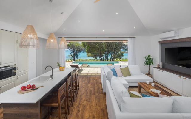 Luxury Beach Villas Porto Bus
