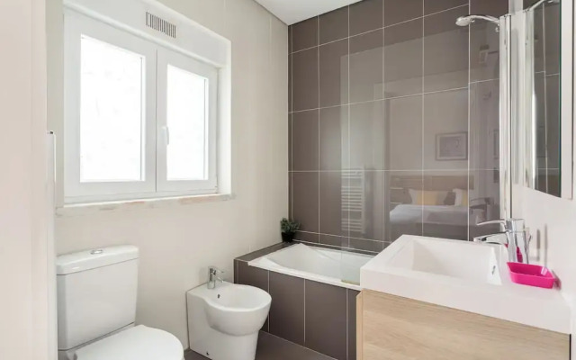 JOIVY Modern flat near Estrela Garden