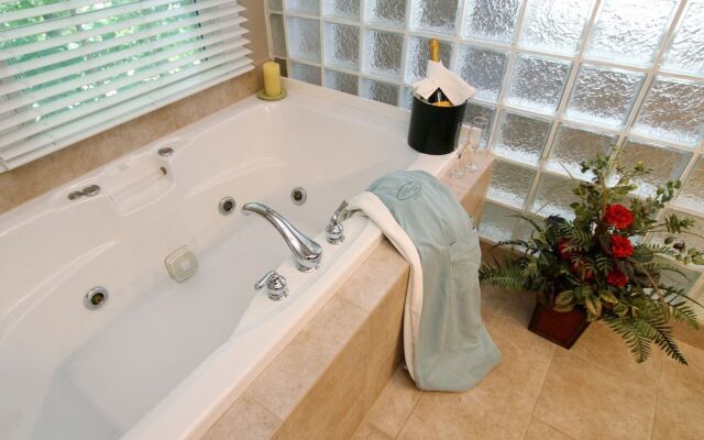 Whalewalk Inn and Spa