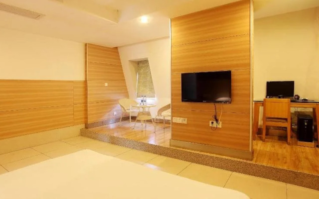 Yunqi Hotel