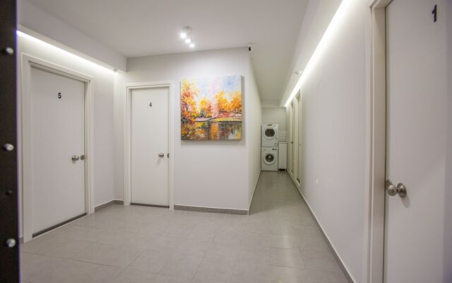 Raise Boutique Rooms in Center of Athens