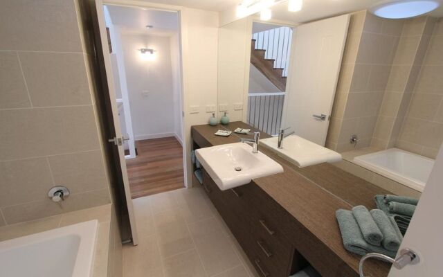 7 Falls Apartments