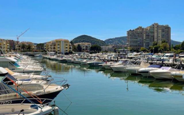 Beautiful apartment with private pool and balcony!