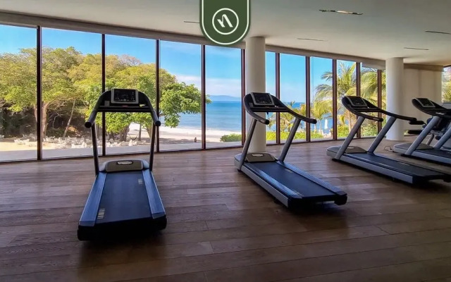 New 3BR Condo - Oceanview Terrace - Private Beach
