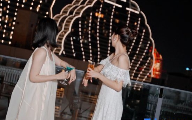 Xishuangbanna Jinghong Yunbo Juli Hotel (Gaozhuang Star Night Market) – People – Xishuangbanna